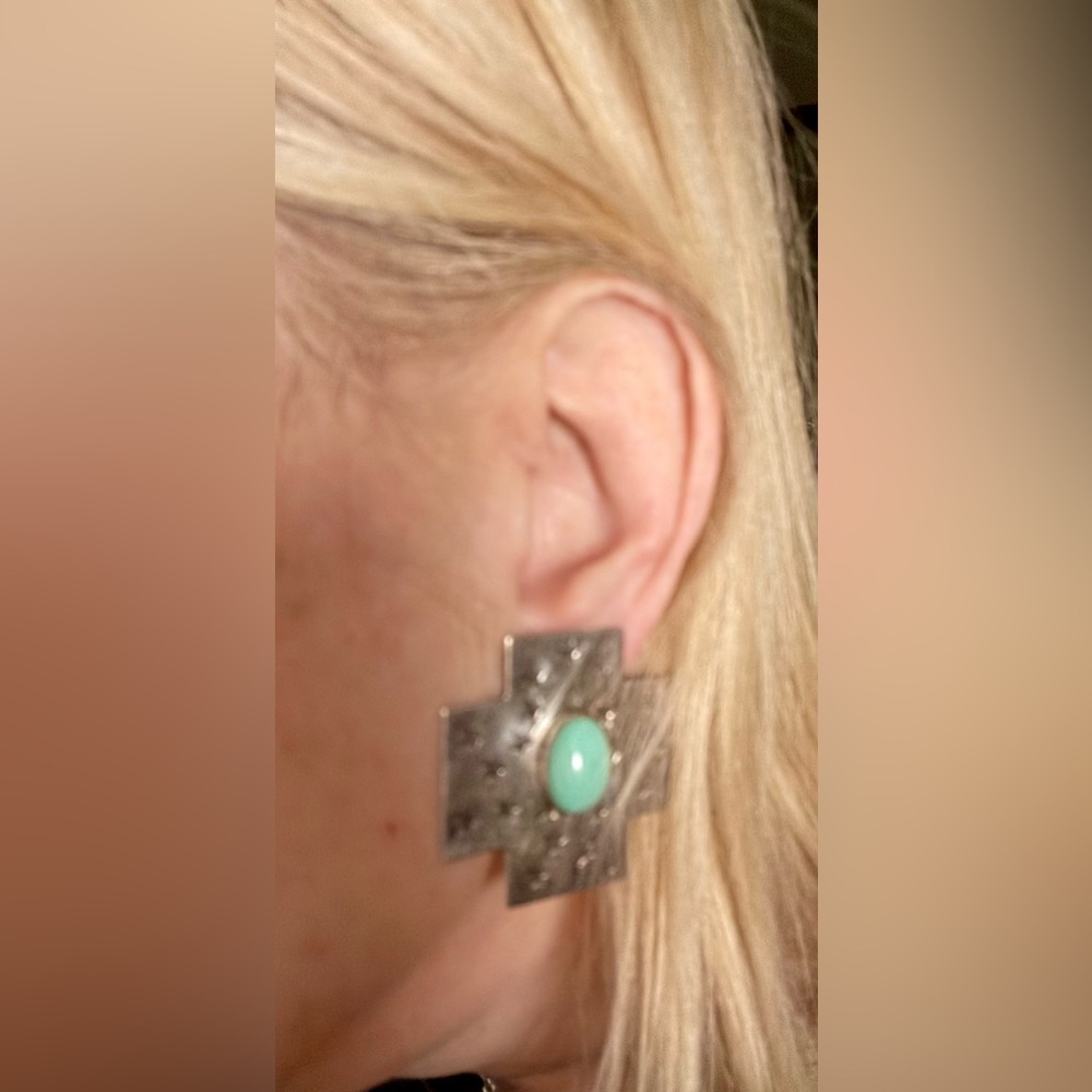 Vintage Sterling Cross Clip Earrings with Green Turquoise Cabochons - Picture 6 of 7